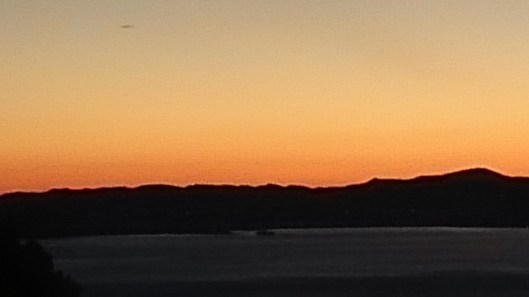 Le lac depuis la maison, au coucher du soleil